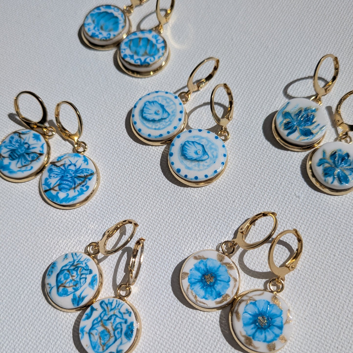 Cosmos en cobalt et or