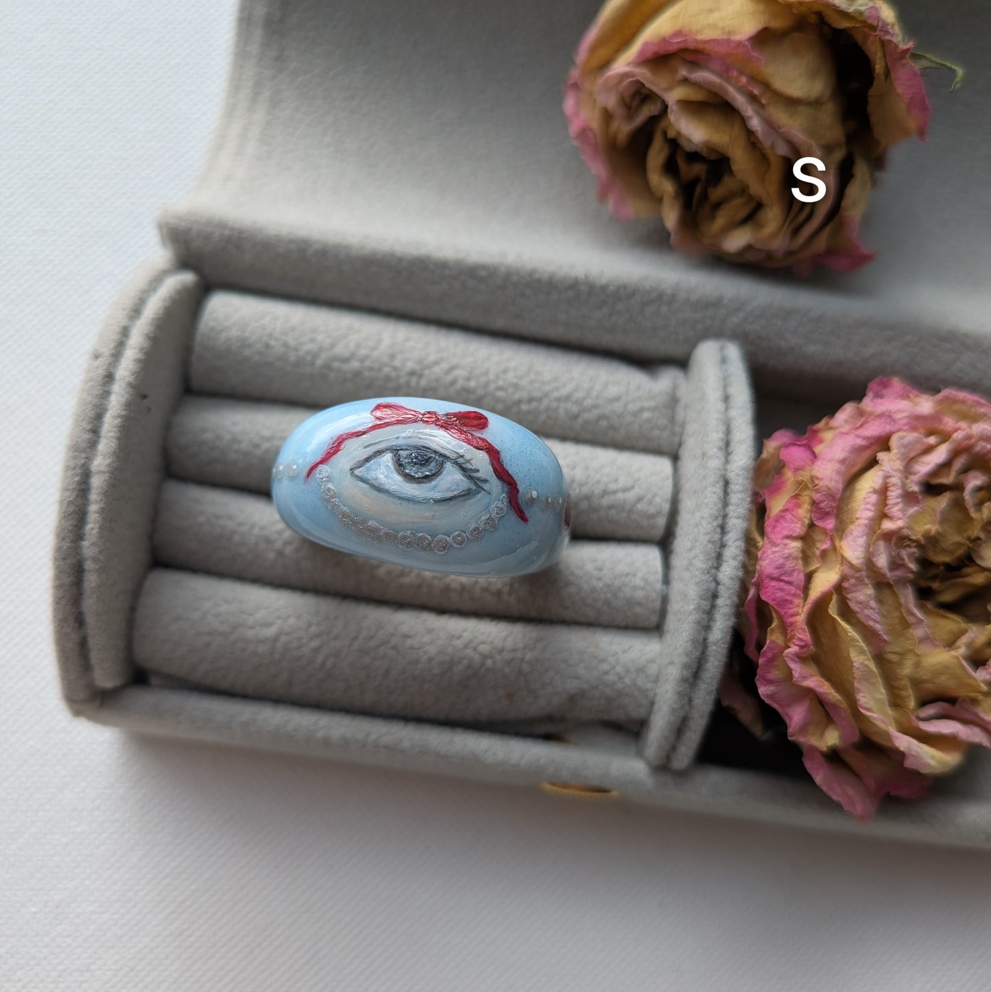 Lover's Eye - Bleu glacier et rouge cerise
