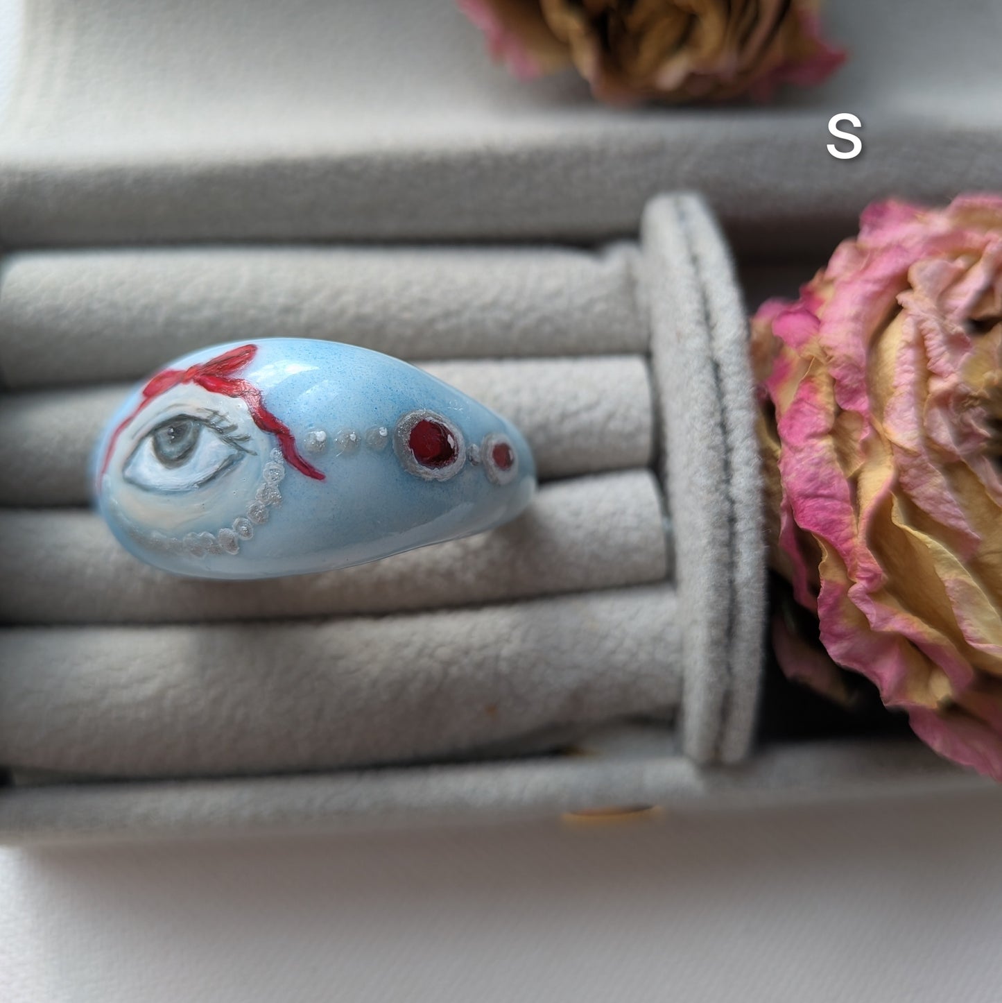 Lover's Eye - Bleu glacier et rouge cerise