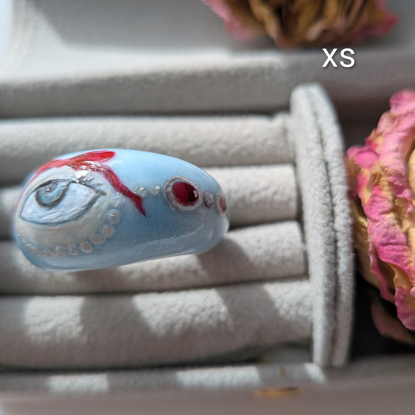 Lover's Eye - Bleu glacier et rouge cerise
