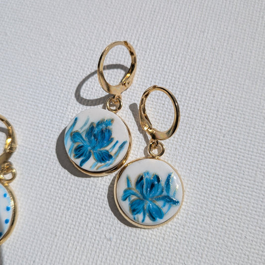 Iris en cobalt et or
