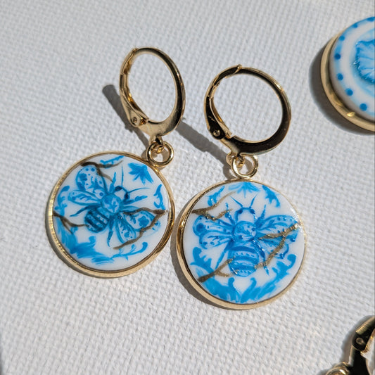Abeille en cobalt et or